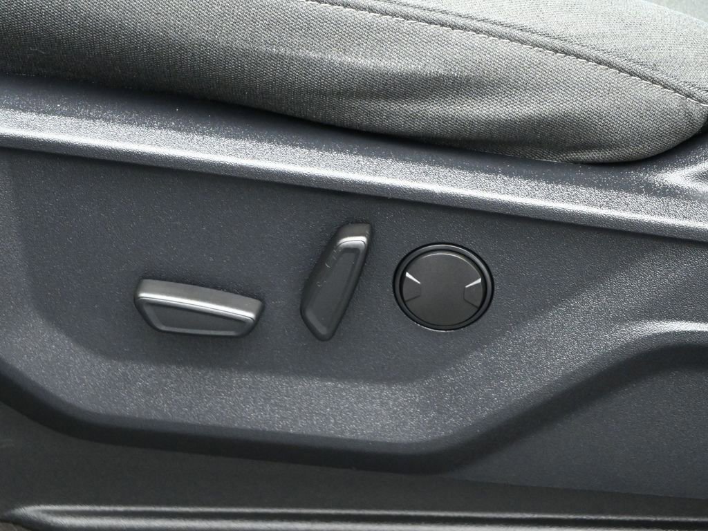 Certified 2022 Ford F150 XLT w/ Equipment Group 302A High image 37