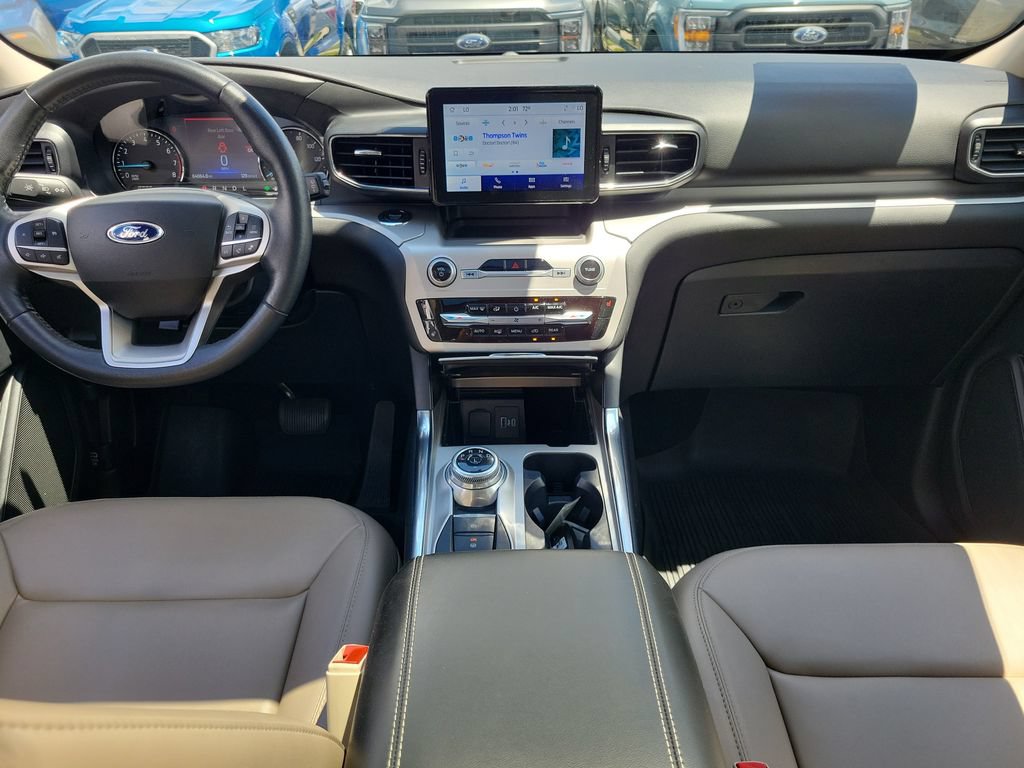 Certified 2022 Ford Explorer XLT w/ Equipment Group 202A AWD/4WD image 11