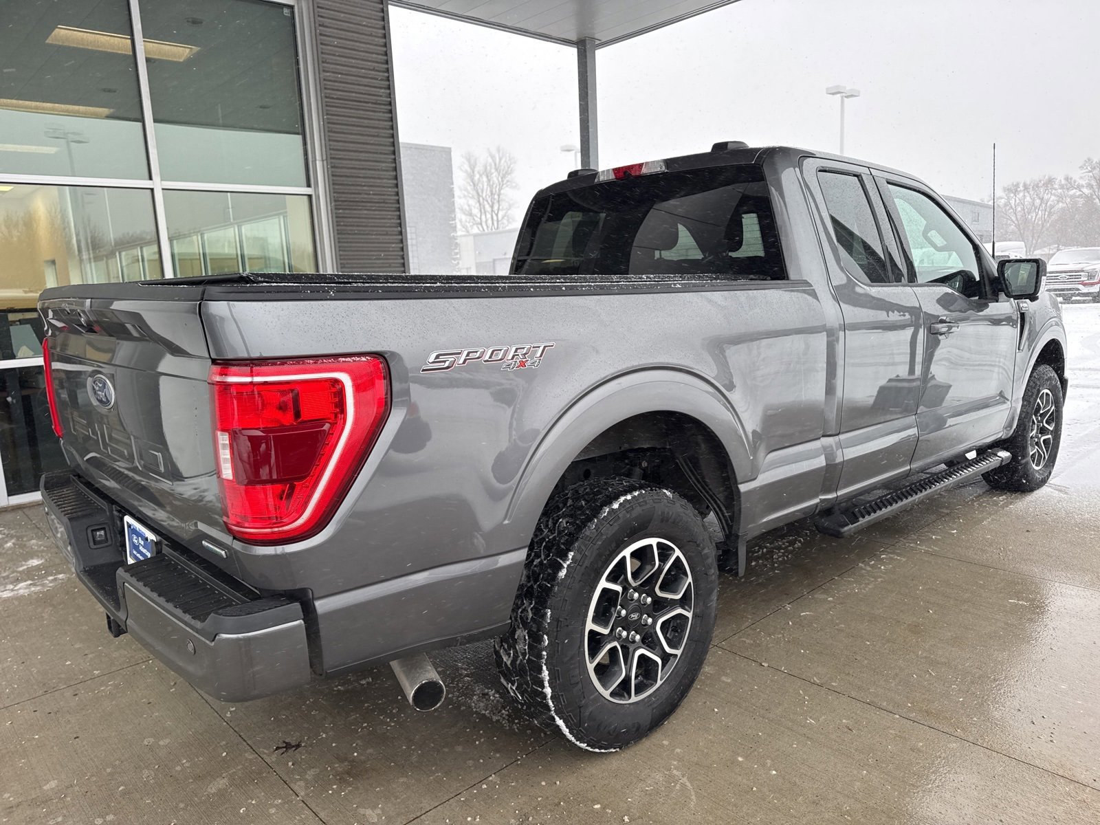 Certified 2022 Ford F150 XLT w/ Equipment Group 302A High image 5