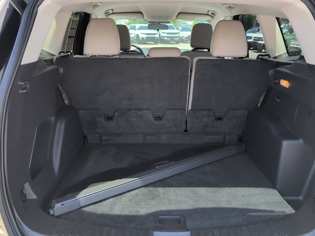 Certified 2018 Ford Escape SEL FWD image 12