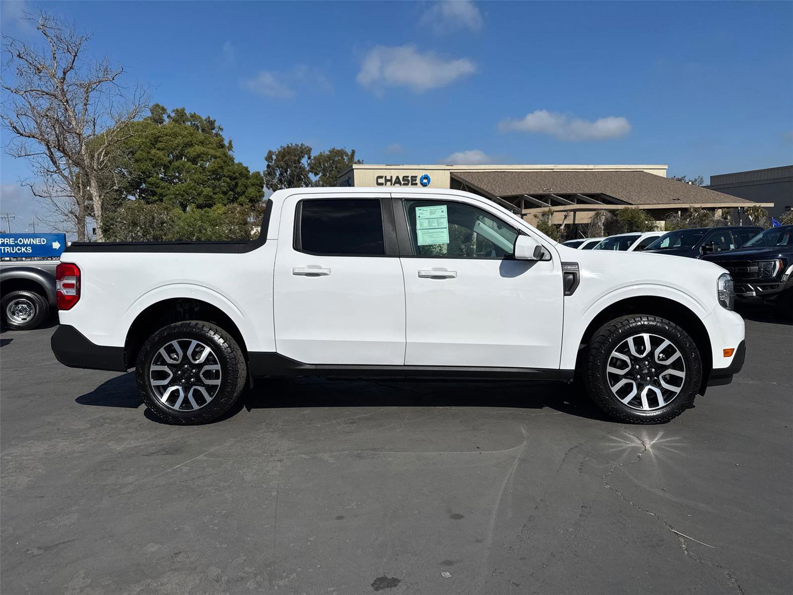 Certified 2022 Ford Maverick Lariat w/ Lariat Luxury Package image 3