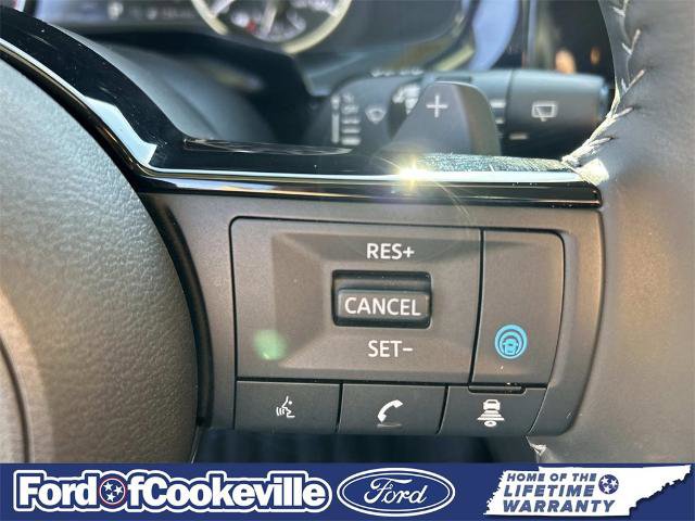 Used 2025 Nissan Pathfinder SL w/ Black Appearance Package image 32