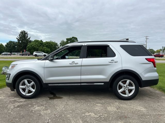Certified 2017 Ford Explorer XLT w/ Equipment Group 202A AWD/4WD image 4