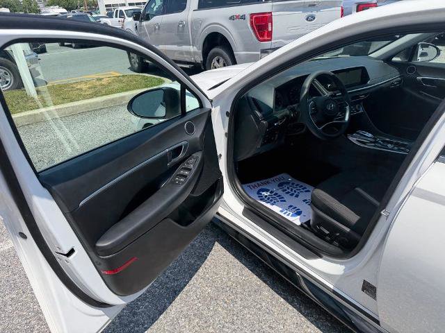Used 2023 Hyundai Sonata SEL w/ Preferred Accessory Package FWD image 9