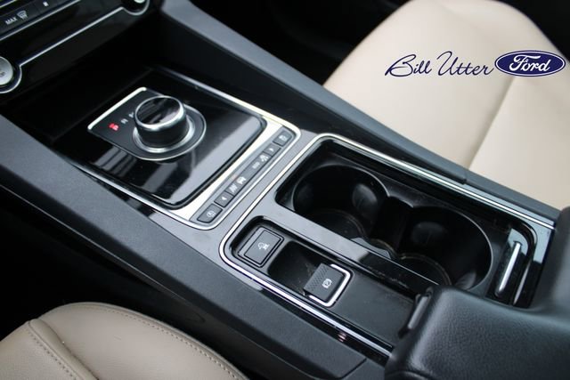 Used 2020 Jaguar F-PACE 25t image 17