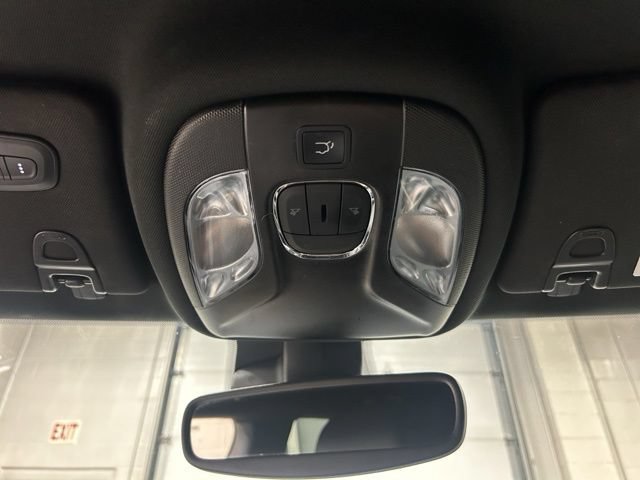 Used 2023 Jeep Compass Latitude w/ Convenience Group AWD/4WD image 3