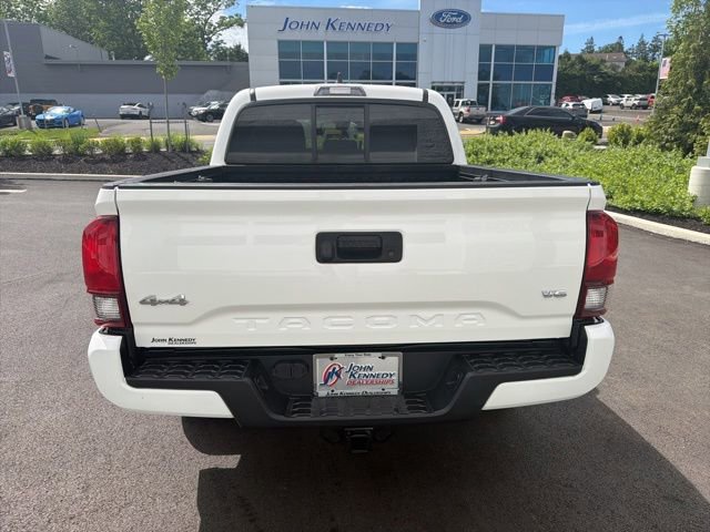 Used 2022 Toyota Tacoma SR AWD/4WD image 5
