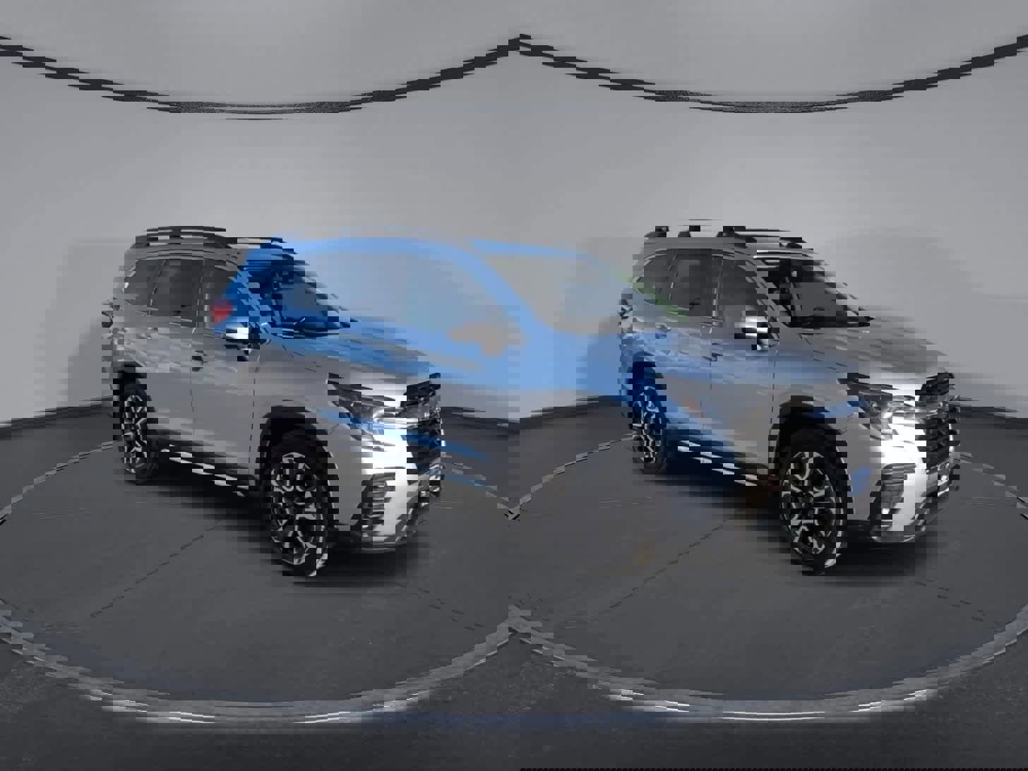 Used 2023 Subaru Ascent Limited image 2