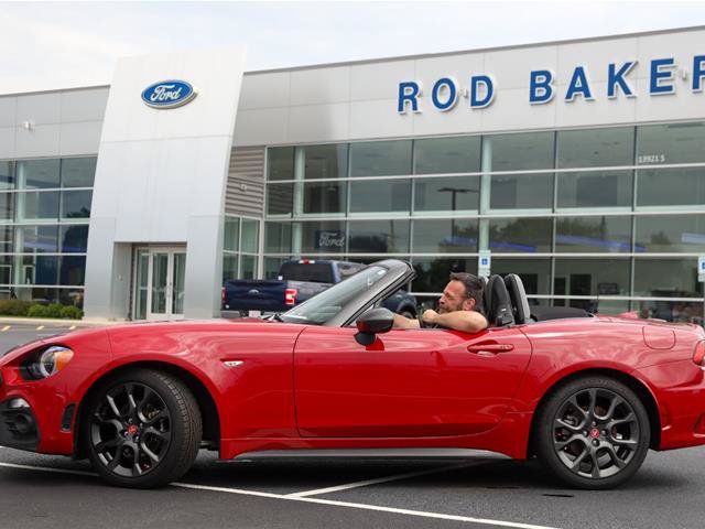 Used 2017 FIAT 124 Spider Abarth RWD image 7