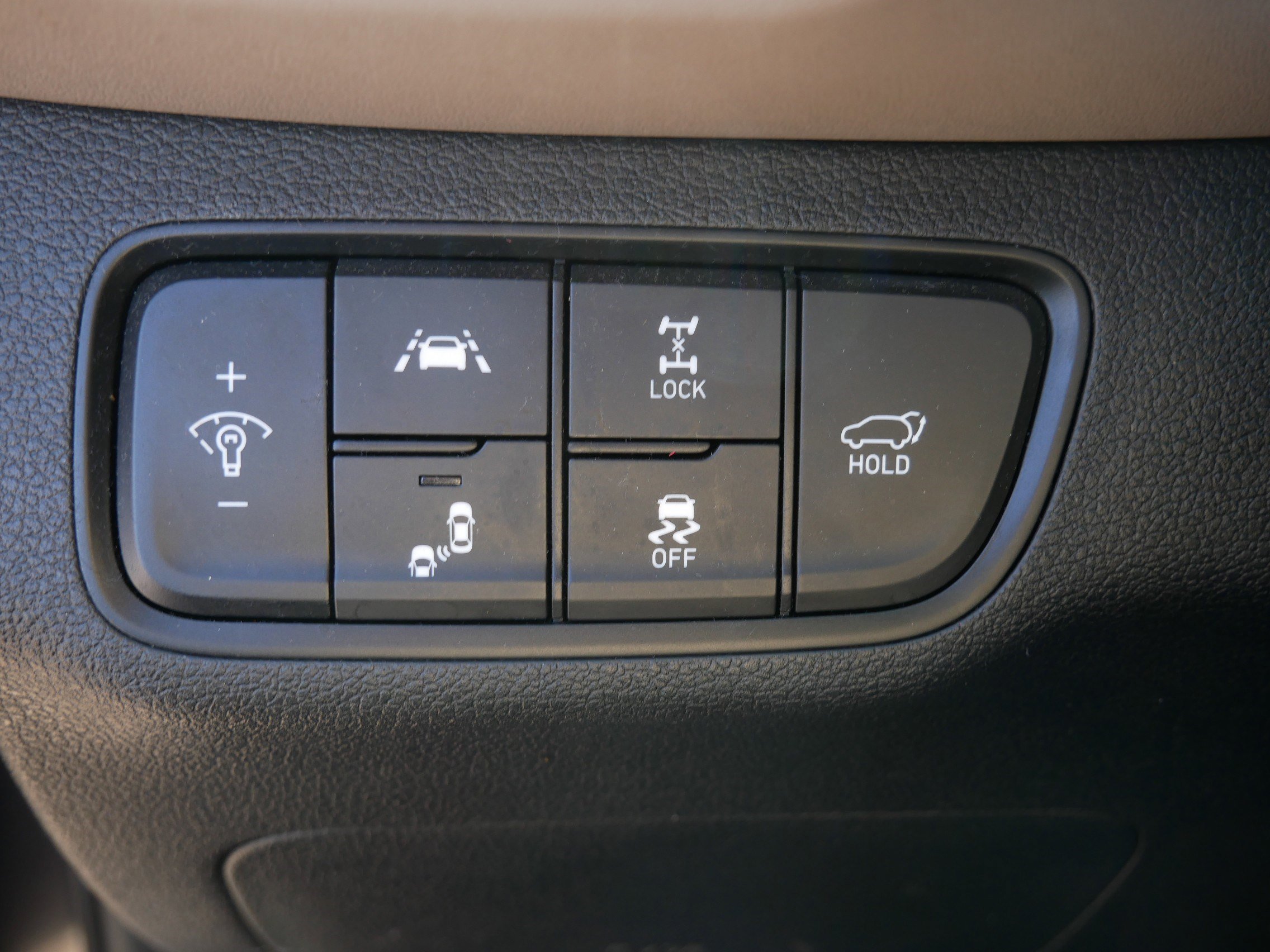 Used 2020 Hyundai Santa Fe SEL w/ Convenience Package image 26