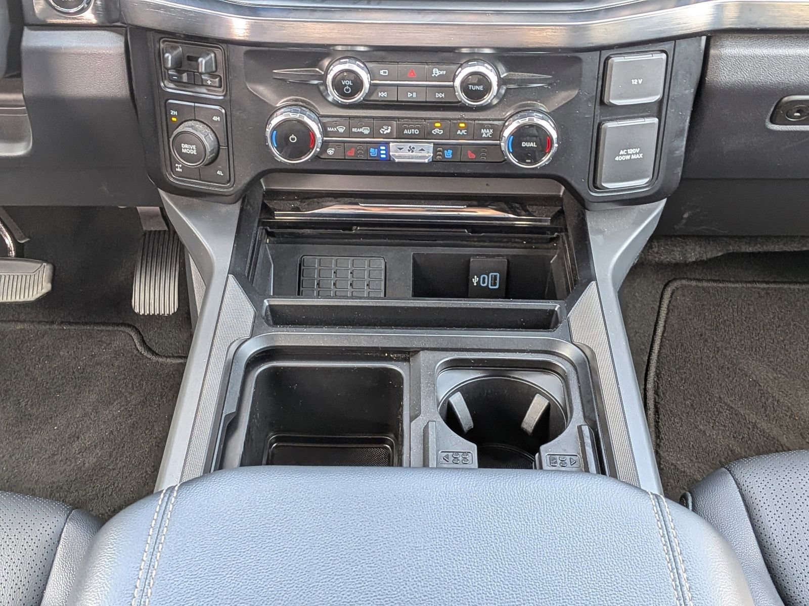 Certified 2026 Ford F250 Lariat w/ Black Appearance Package image 20