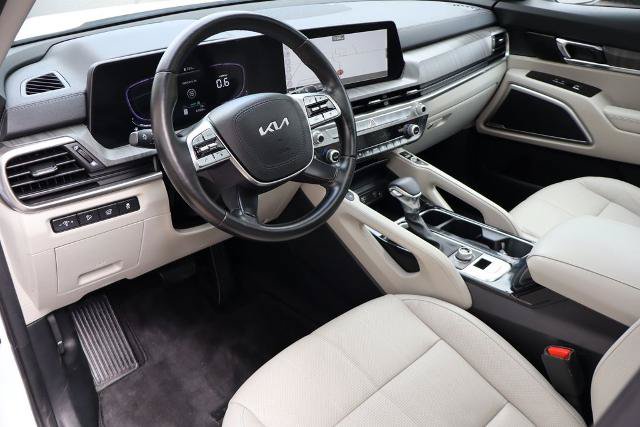 Used 2023 Kia Telluride EX w/ EX Captain's Chair Package AWD/4WD image 5