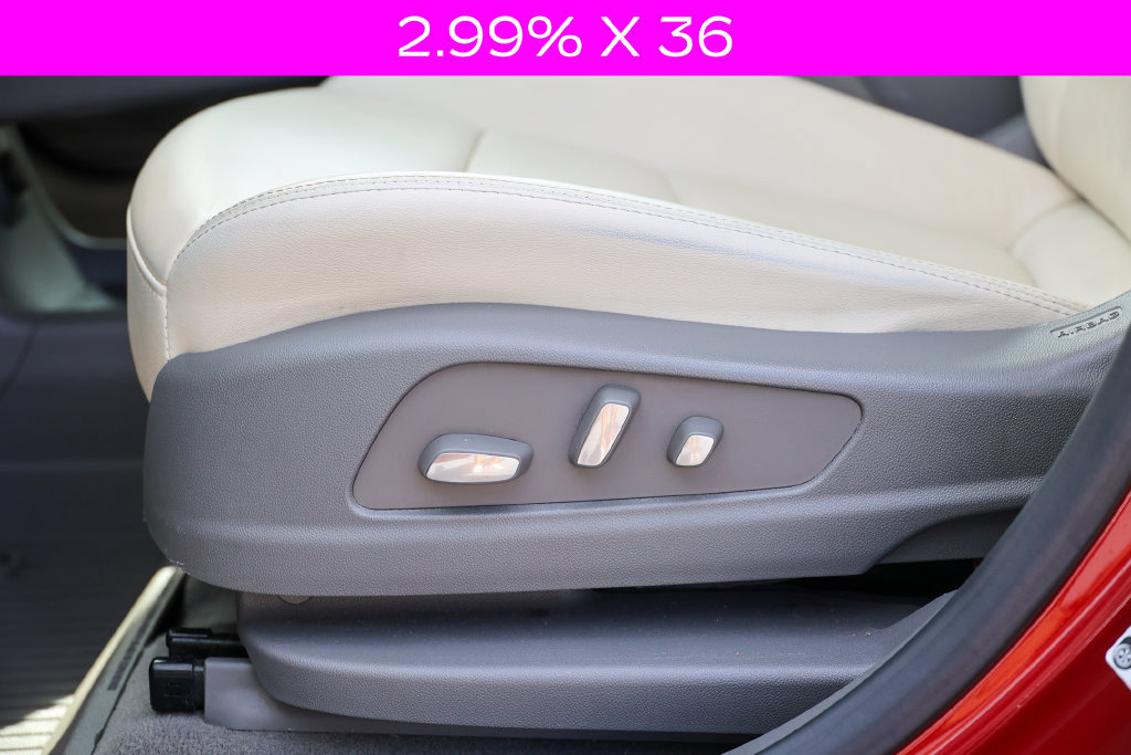 Used 2021 Cadillac XT5 Premium Luxury w/ LPO, Floor Liner Package AWD/4WD image 33