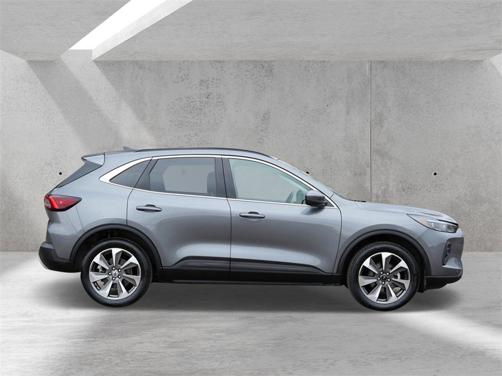 Certified 2024 Ford Escape Platinum image 2