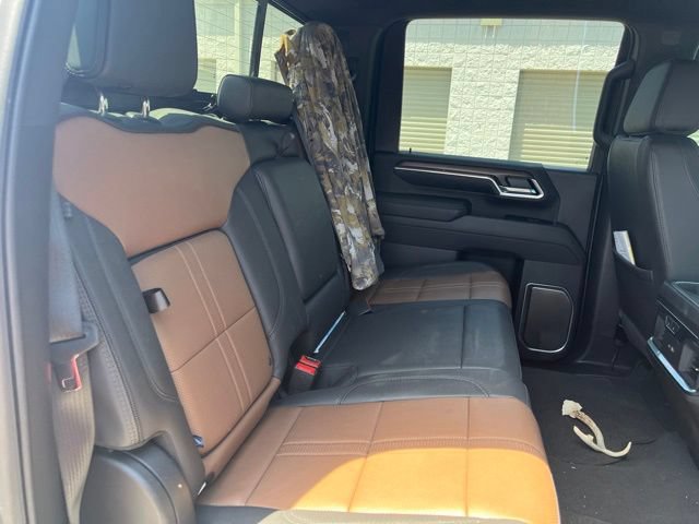 Used 2025 Chevrolet Silverado 2500 High Country AWD/4WD image 45