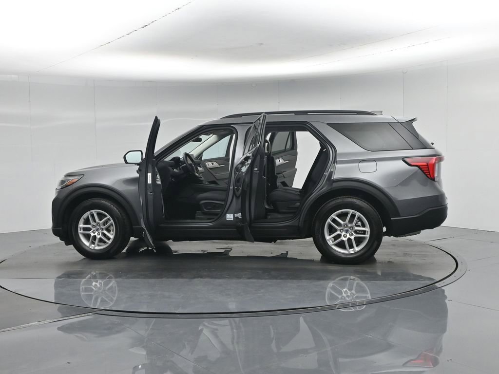 Certified 2025 Ford Explorer Active RWD image 39
