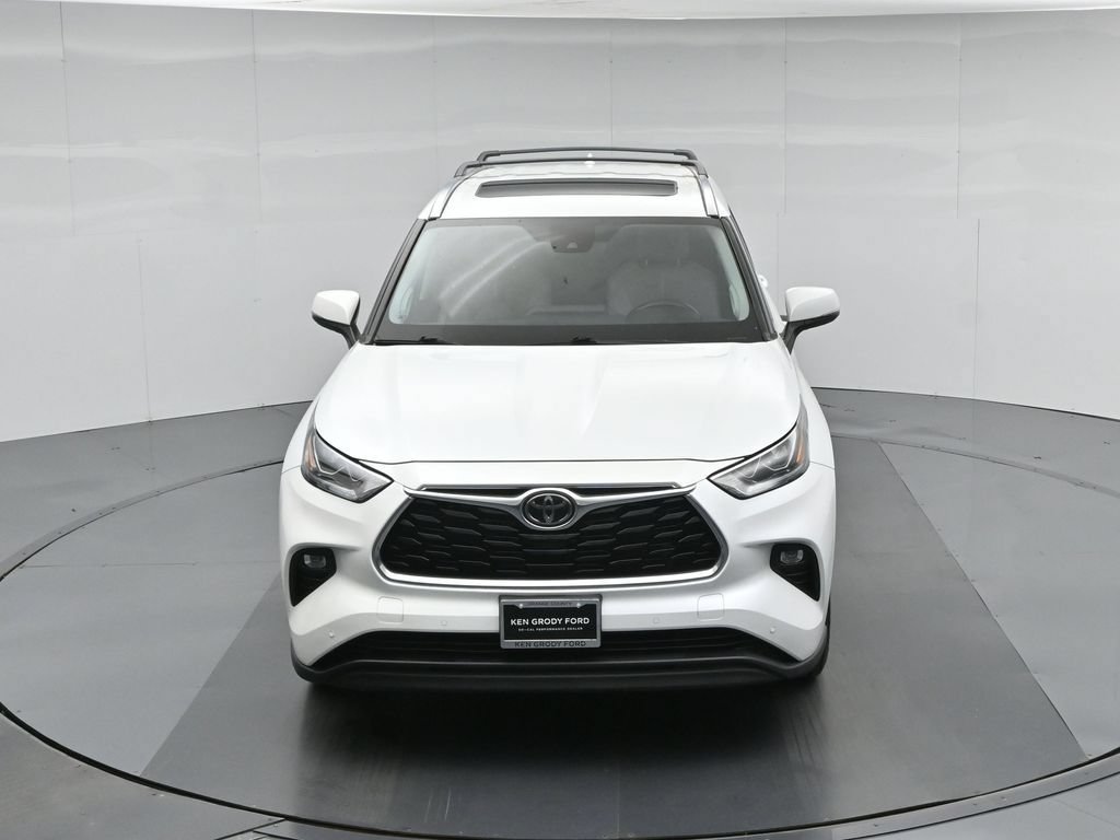 Used 2022 Toyota Highlander Limited FWD image 44