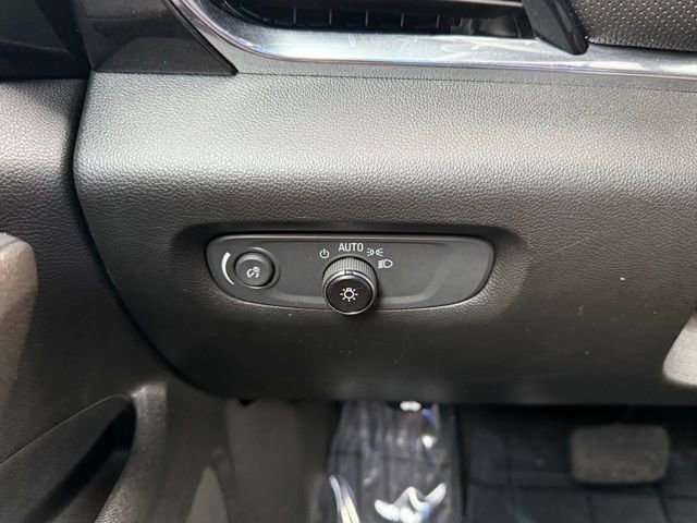 Used 2023 Chevrolet Traverse RS image 36