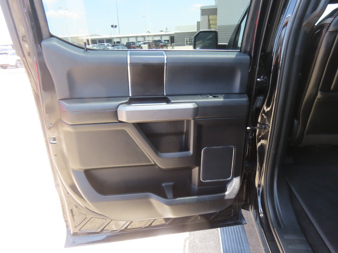 Certified 2018 Ford F150 Platinum w/ Equipment Group 701A Luxury RWD image 20