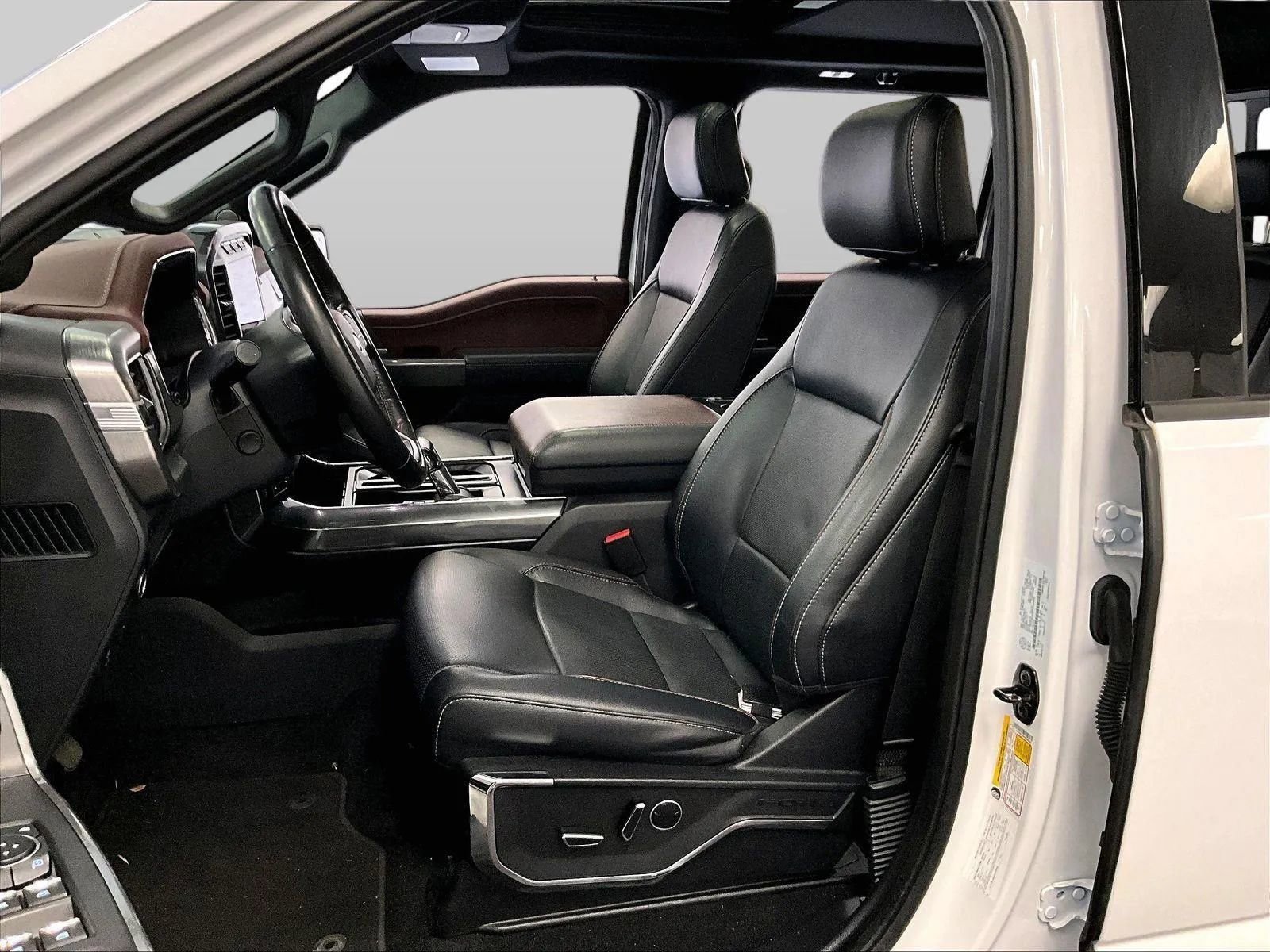 Certified 2023 Ford F150 Lariat w/ Equipment Group 502A High image 24