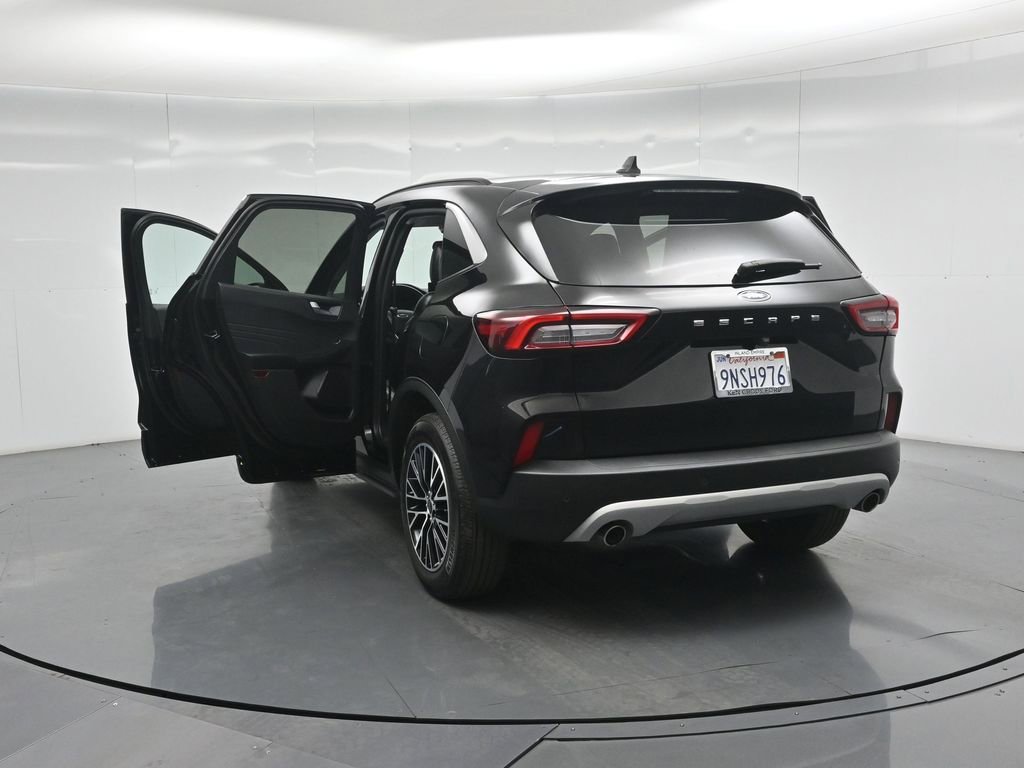 Certified 2023 Ford Escape SE FWD image 32