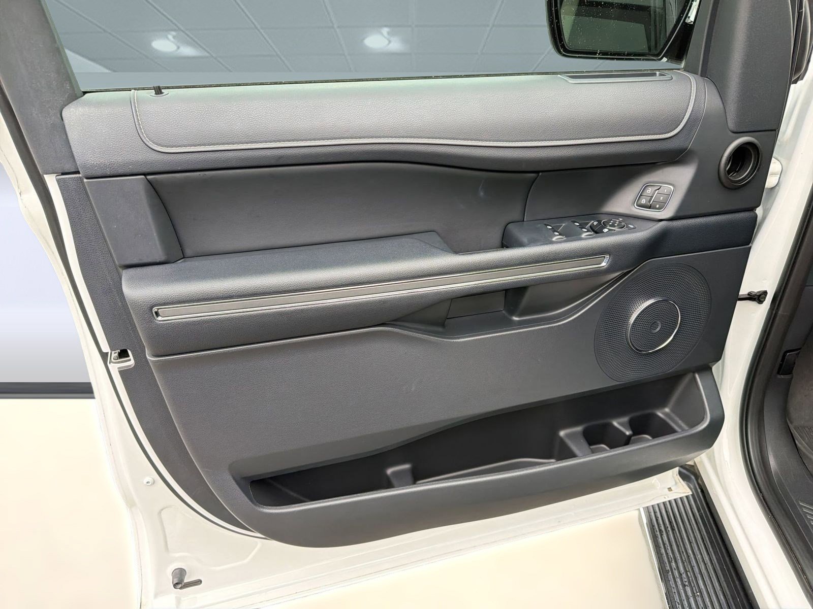 Certified 2023 Ford Expedition XLT RWD image 13