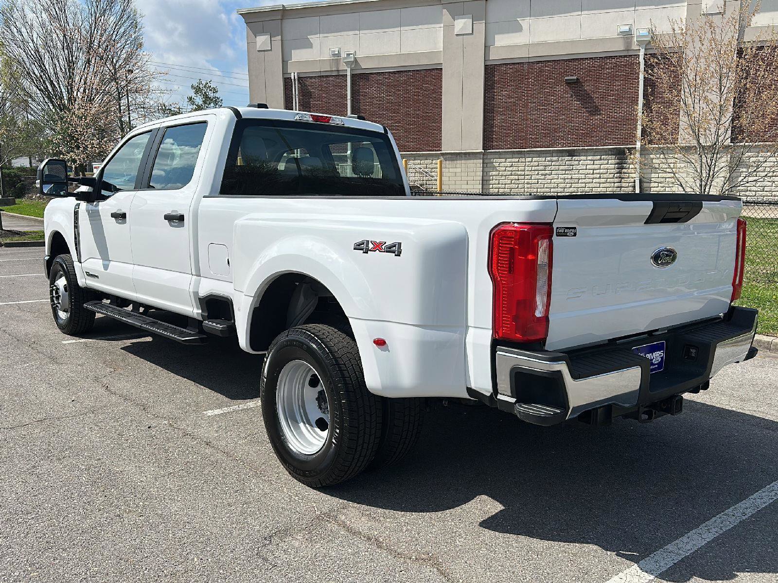 Certified 2025 Ford F350 XL w/ XL Chrome Package AWD/4WD image 3