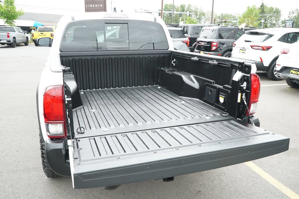 Used 2021 Toyota Tacoma TRD Off-Road AWD/4WD image 24
