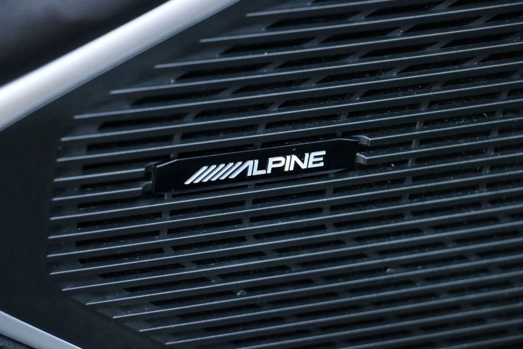 Used 2024 Jeep Wagoneer L Series II w/ Flexible Seating Group AWD/4WD image 17
