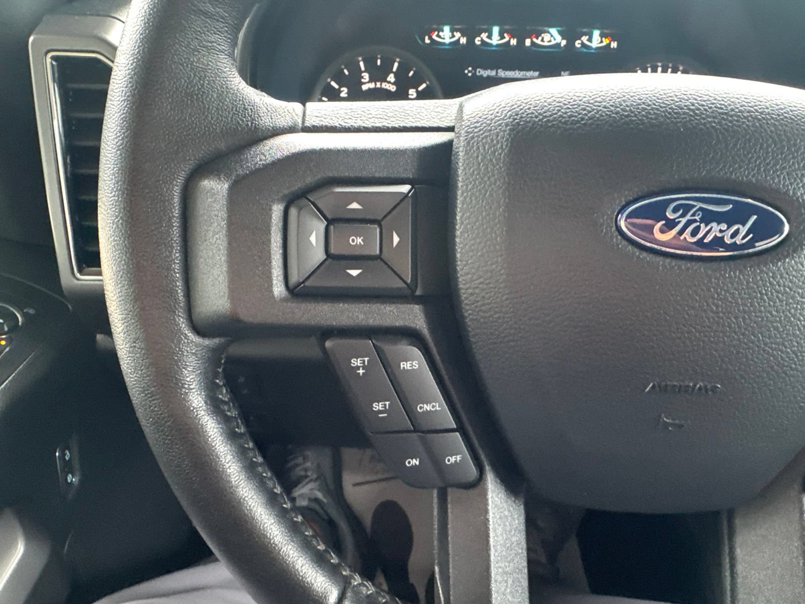 Certified 2019 Ford F150 XLT w/ Equipment Group 302A Luxury AWD/4WD image 30