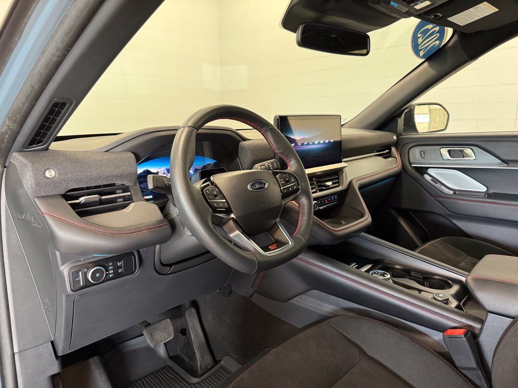 Certified 2025 Ford Explorer ST AWD/4WD image 22