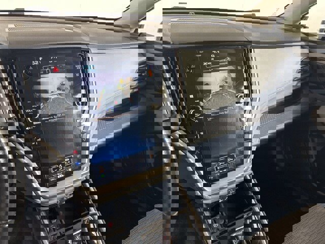 Used 2024 Subaru Outback Premium image 11