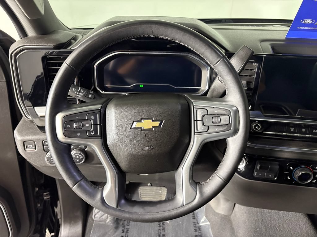 Used 2024 Chevrolet Silverado 2500 LTZ AWD/4WD image 16