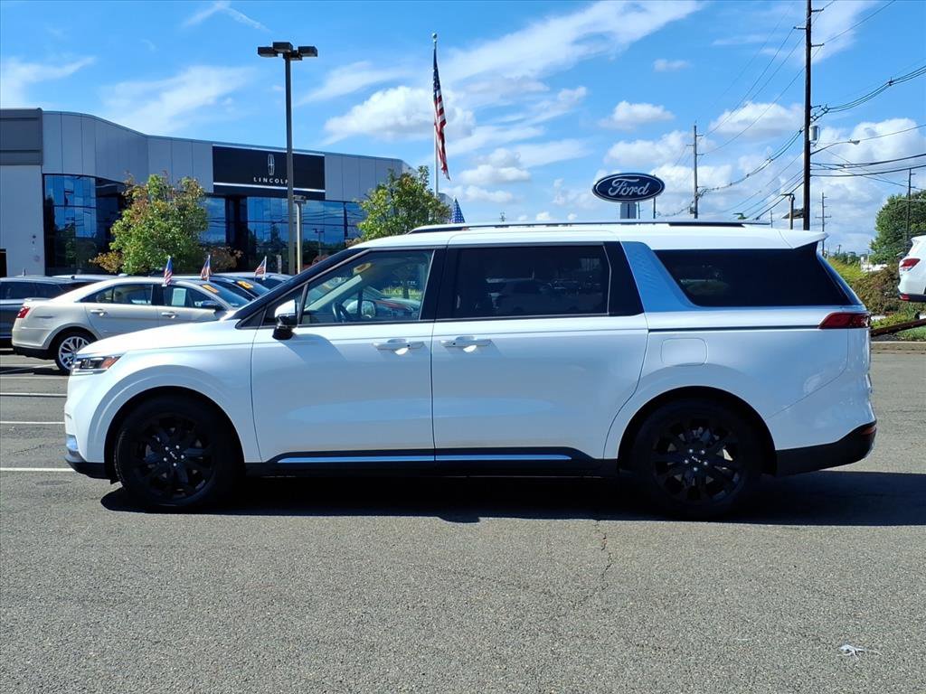 Used 2022 Kia Carnival SX Prestige image 4