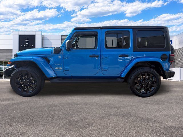 Used 2022 Jeep Wrangler Unlimited Sahara w/ Safety Group AWD/4WD image 10