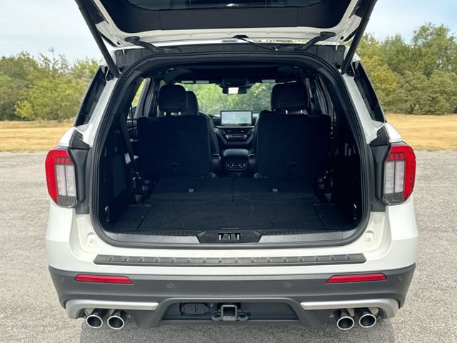 Certified 2025 Ford Explorer Platinum w/ Ultimate Package AWD/4WD image 25