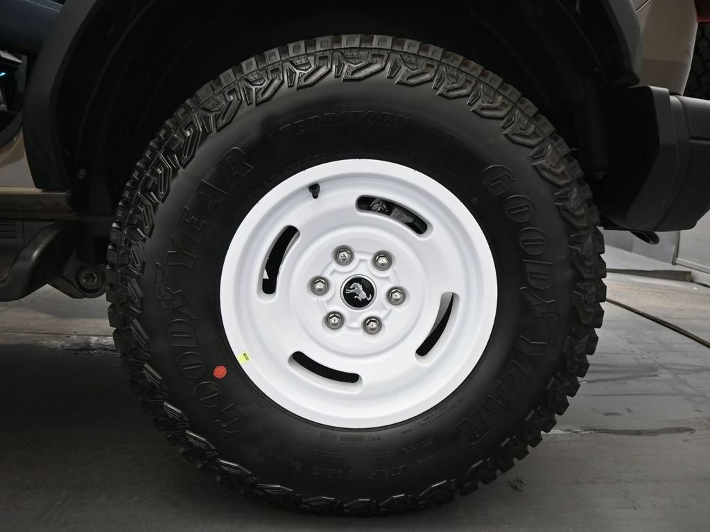 Certified 2026 Ford Bronco Heritage Edition AWD/4WD image 21