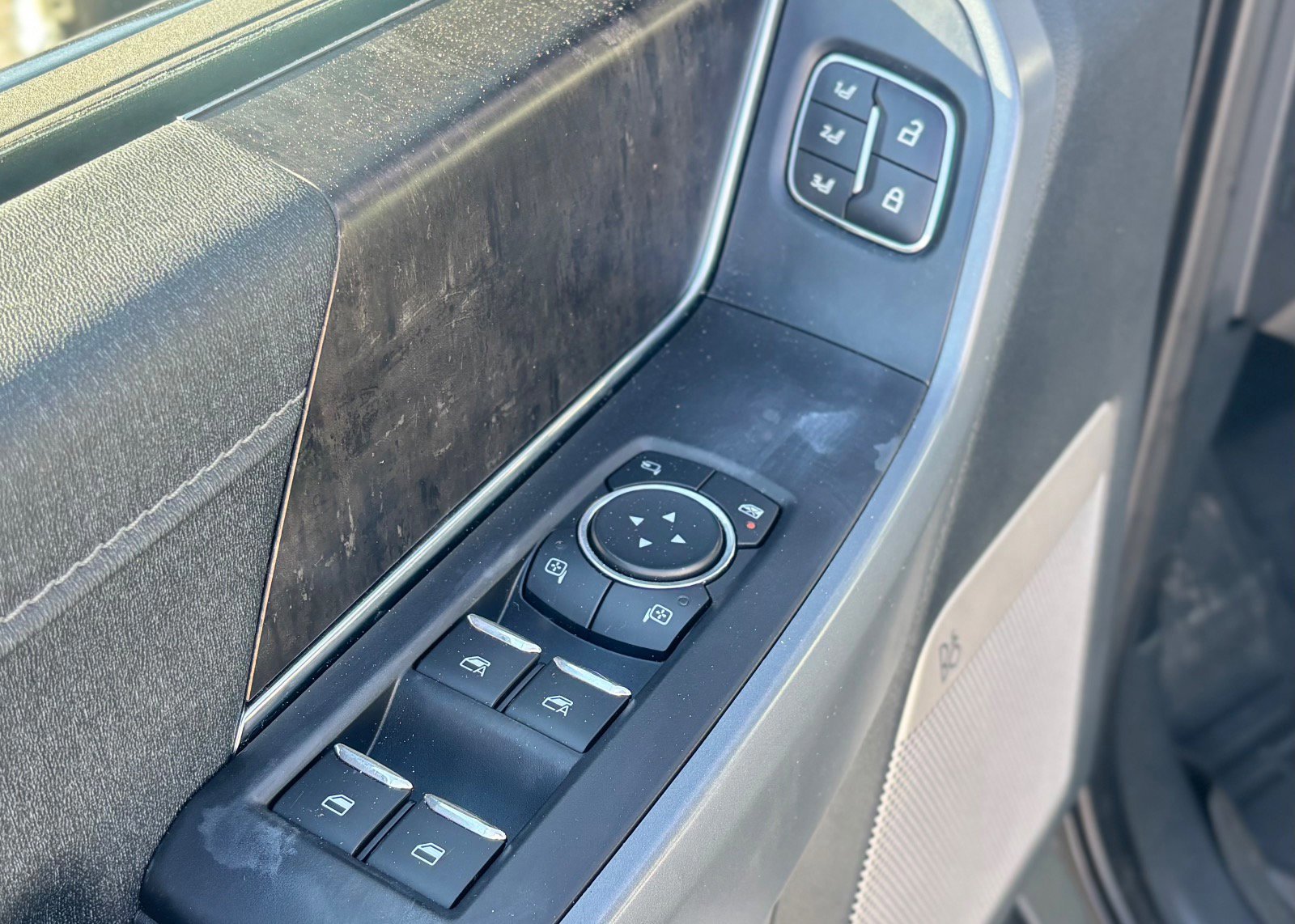 Certified 2022 Ford F150 Lariat w/ Equipment Group 502A High image 31