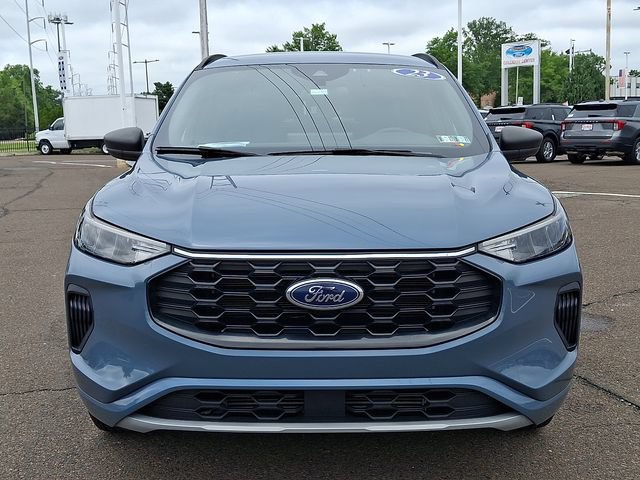 Certified 2023 Ford Escape ST-Line w/ Tech Pack #1 AWD/4WD image 2