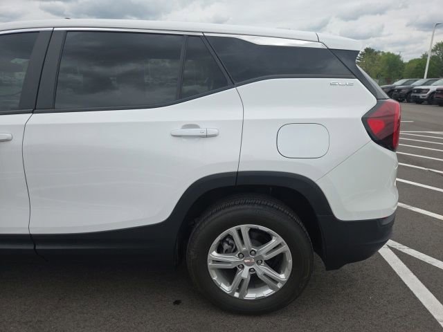 Used 2024 GMC Terrain SLE AWD/4WD image 14
