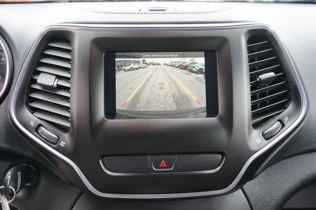 Used 2020 Jeep Cherokee Latitude image 13