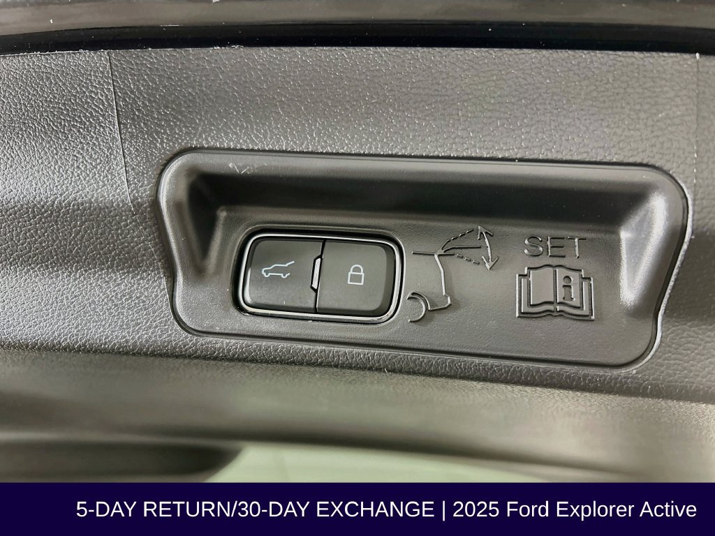 Certified 2025 Ford Explorer Active w/ Active Comfort Package AWD/4WD image 42