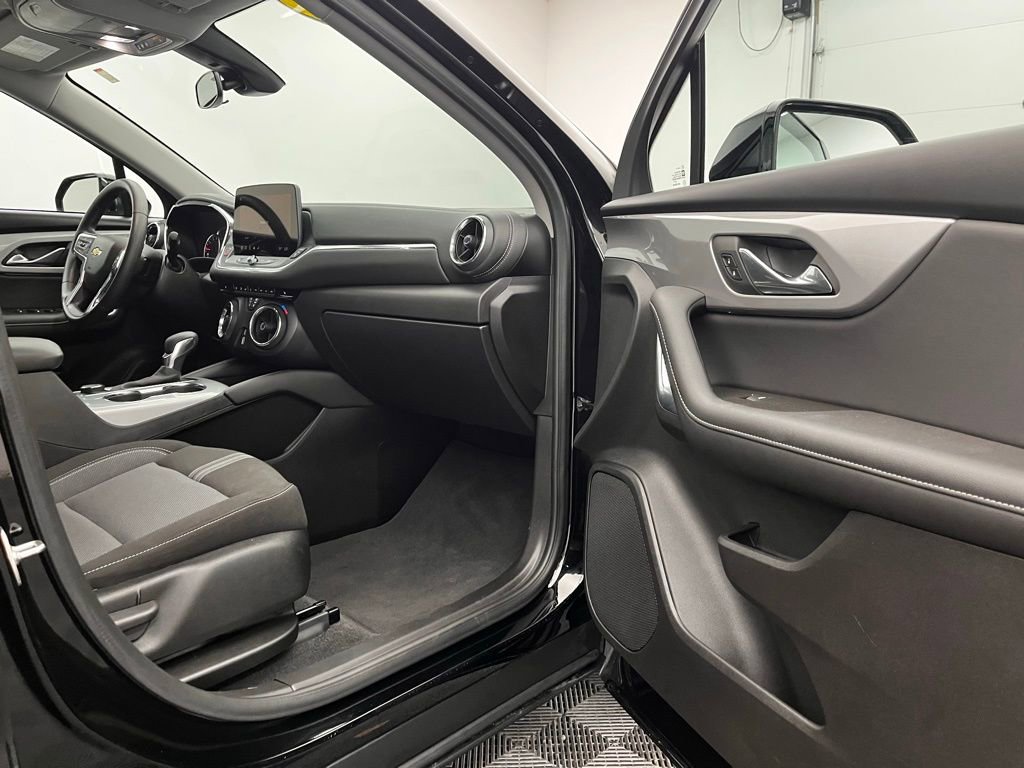 Used 2024 Chevrolet Blazer LT image 25