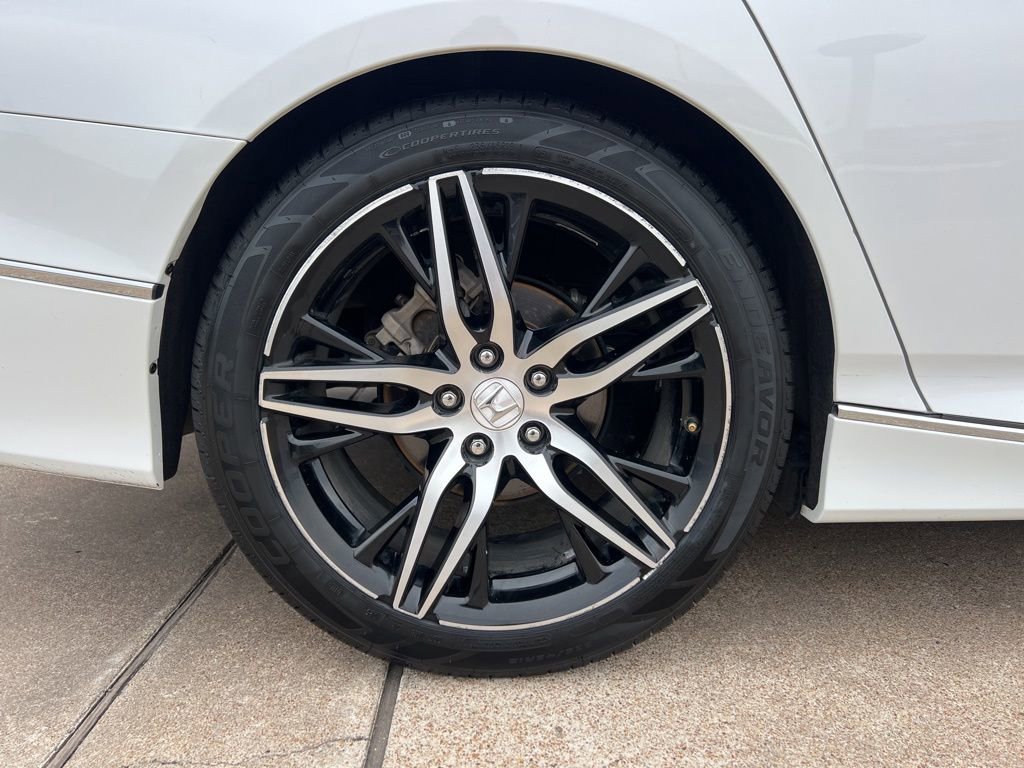 Used 2021 Honda Accord Touring image 17