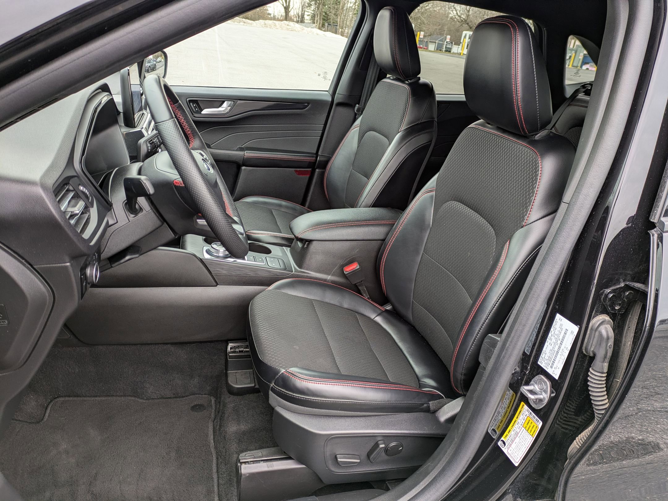 Certified 2025 Ford Escape ST-Line Select AWD/4WD image 7