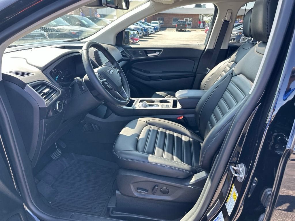Certified 2024 Ford Edge SEL w/ Convenience Package AWD/4WD image 12