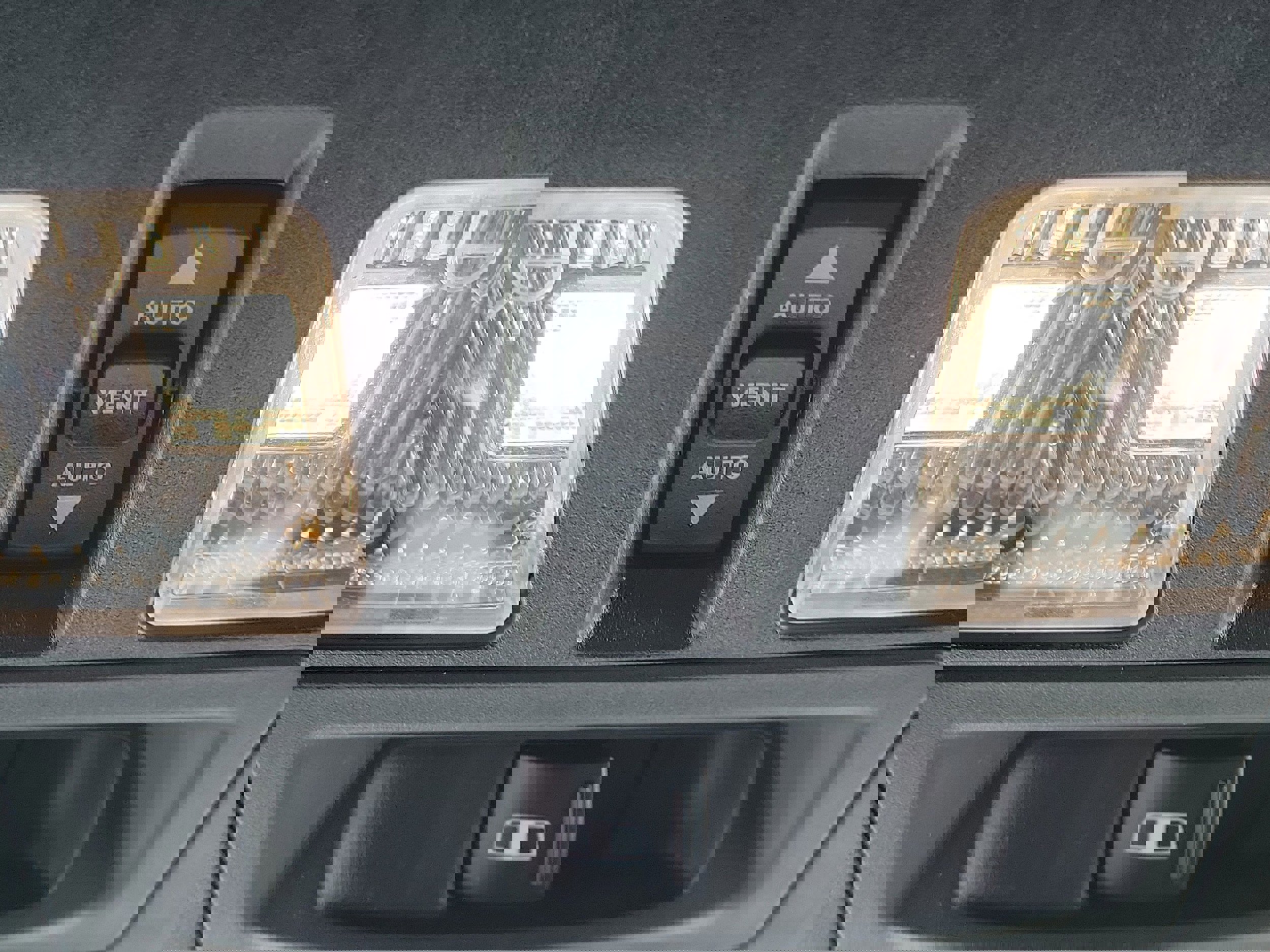 Used 2018 RAM 3500 Laramie w/ Sport Appearance Group image 33