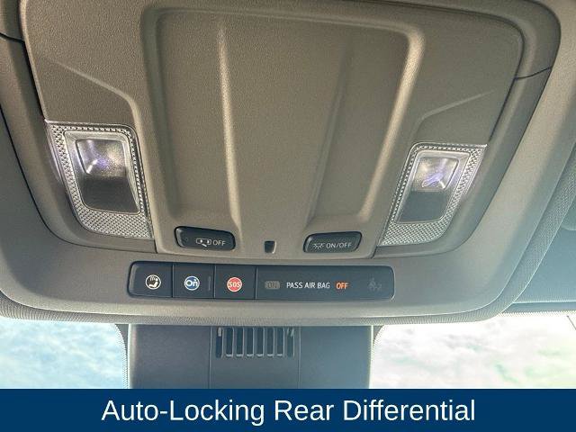 Used 2023 Chevrolet Silverado 1500 Custom AWD/4WD image 27