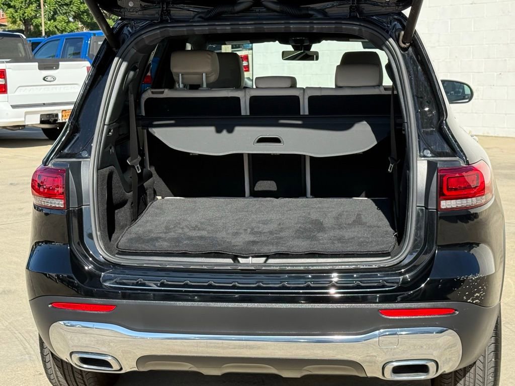 Used 2022 Mercedes-Benz GLB 250 w/ Premium Package Lite image 18