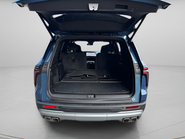 Used 2025 Chevrolet Traverse LT AWD/4WD image 14